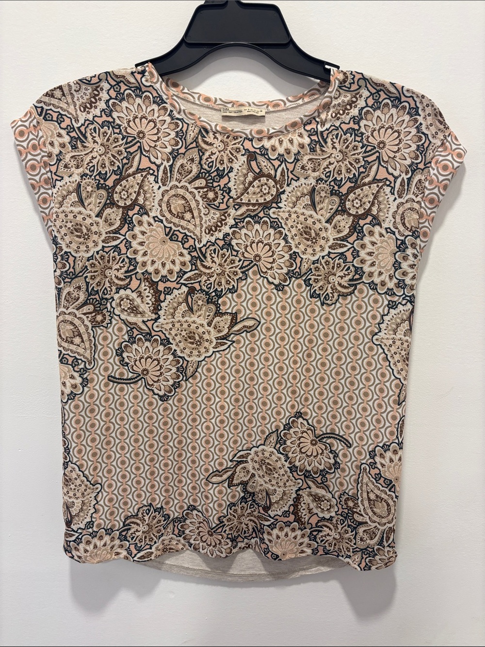Zara Beige and Floral Paisley Short Sleeve Tee womens Small